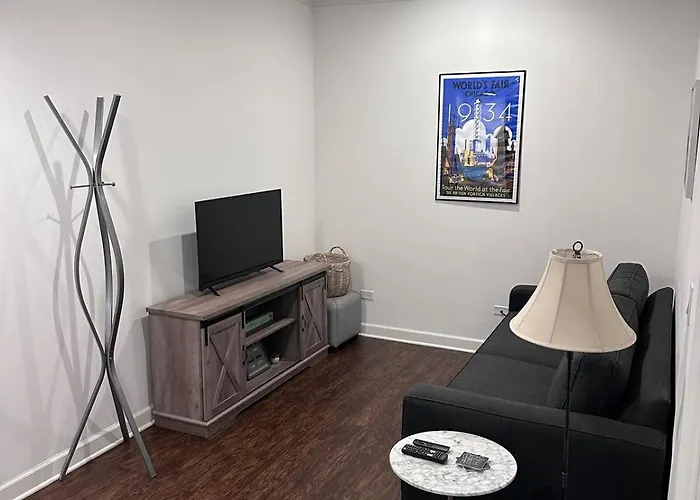 Updated 1 Bedroom In The Location! Apartamento