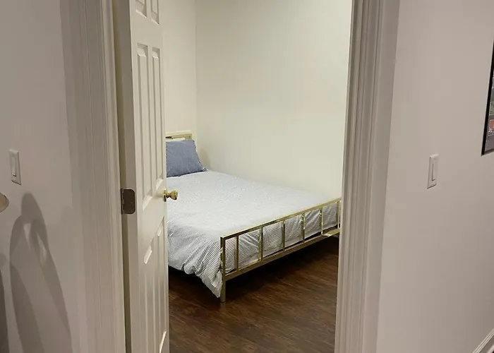 Updated 1 Bedroom In The Location! Apartamento *